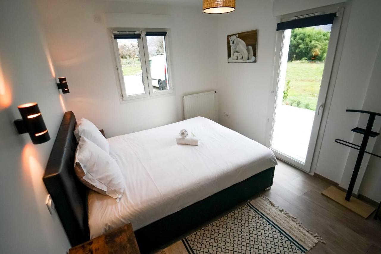 Apartment For 4 People With Tennis